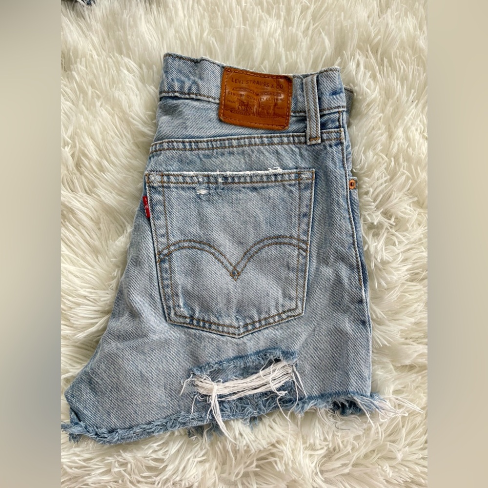 Levi’s Wedgie Shorts